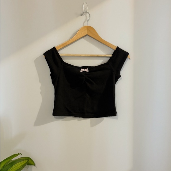 Tops - Off-the-shoulder Black Top
